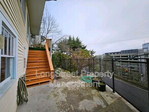 801 SW Broadway Dr in Portland, OR - Building Photo - Building Photo