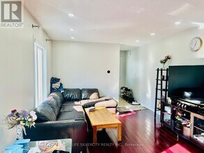 29 Lathbury St in Brampton, ON - Building Photo - Building Photo