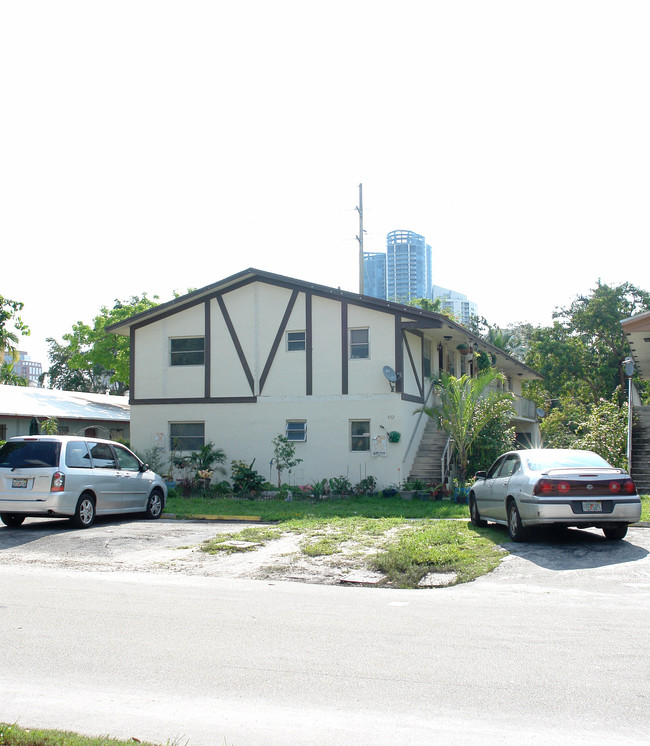 456 SW 4th Ave in Fort Lauderdale, FL - Foto de edificio - Building Photo