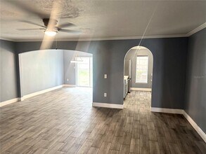 9816 Ashburn Lake Dr in Tampa, FL - Building Photo - Building Photo
