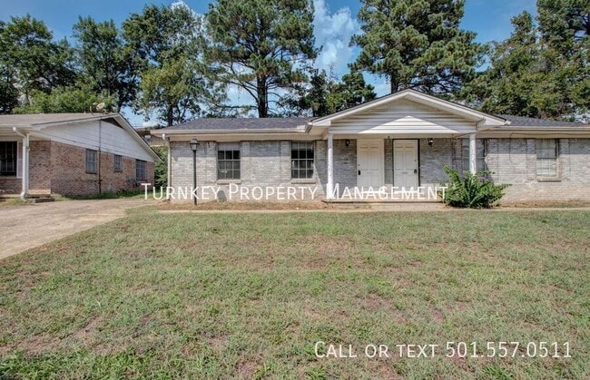 property at 8 Rosemunn Dr