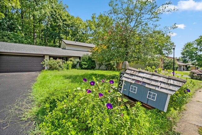 225 Penny Ln in Sterling, VA - Building Photo - Building Photo