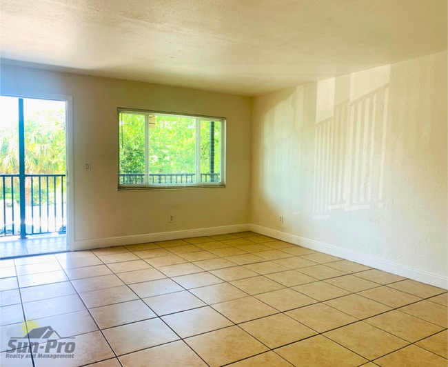 900 S Peninsula Dr in Daytona Beach, FL - Building Photo - Building Photo