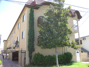 1712 Peyton Ave in Burbank, CA - Building Photo - Building Photo