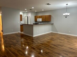 2543 Creekside Dr in Fort Pierce, FL - Foto de edificio - Building Photo