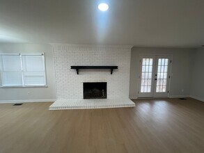 512 Sandbrook Ln in Tuscaloosa, AL - Building Photo - Building Photo