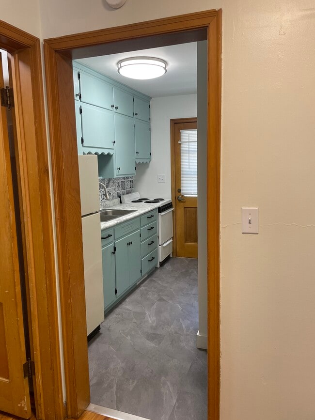 property at 1051 S 31st St