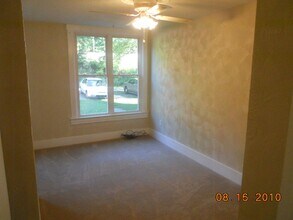 6 Woodlawn St in Crafton, PA - Building Photo - Building Photo