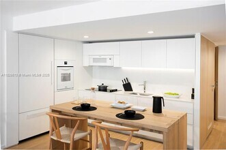 291 Bal Bay Dr, Unit 217 in Bal Harbour, FL - Building Photo - Building Photo