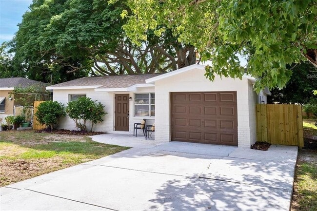 4060 29th St N in St. Petersburg, FL - Building Photo - Building Photo