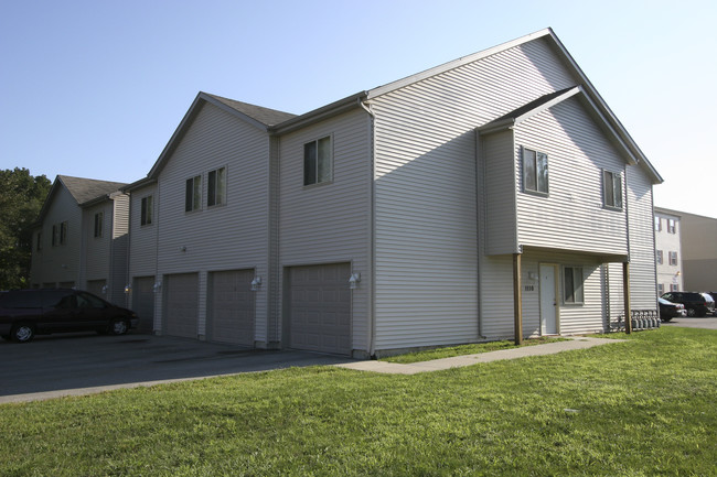 1110 Minns Dr in Machesney Park, IL - Building Photo - Building Photo