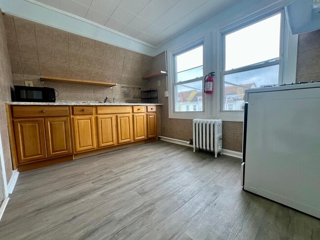 247 Parker St, Unit 3 in Newark, NJ - Building Photo - Building Photo