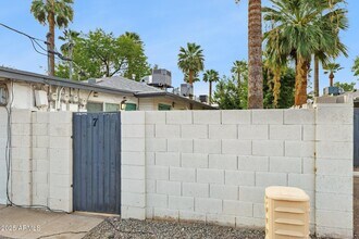 512 E Roanoke Ave in Phoenix, AZ - Building Photo - Building Photo