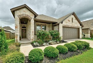 2005 Alyssas Dr in Manchaca, TX - Building Photo