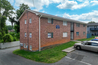 Beverly At Old Town in Winston-Salem, NC - Building Photo - Building Photo