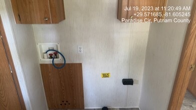 312 Paradise Cir in Satsuma, FL - Building Photo - Building Photo