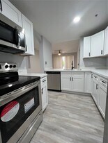 6440 NW 114th Ave in Doral, FL - Building Photo