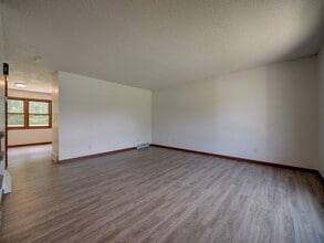 English Village Apartments in Gansevoort, NY - Building Photo - Building Photo