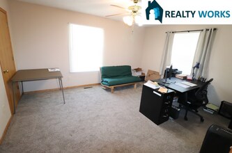 2105 N 32nd St in Lincoln, NE - Building Photo - Building Photo