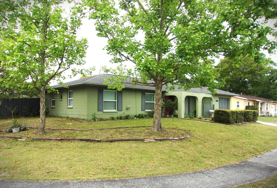 9801 Bayside Ct in Spring Hill, FL - Building Photo