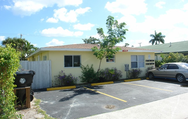 1522 S N St in Lake Worth, FL - Foto de edificio - Building Photo