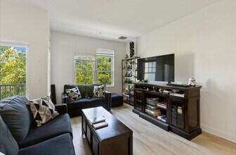 614 Pond St, Unit 1303 in Braintree, MA - Building Photo - Building Photo