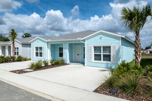 Keys at Wildwood in Oxford, FL - Building Photo