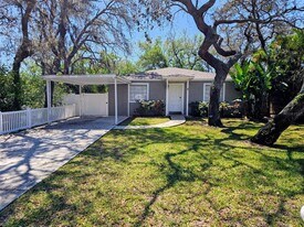 3128 W Varn Ave in Tampa, FL - Building Photo