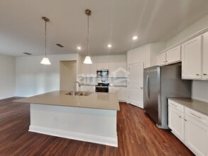 6326 Emerald Hls Wy in Wesley Chapel, FL - Foto de edificio - Building Photo