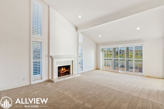 25 Sky Sail Dr in Newport Beach, CA - Building Photo - Building Photo