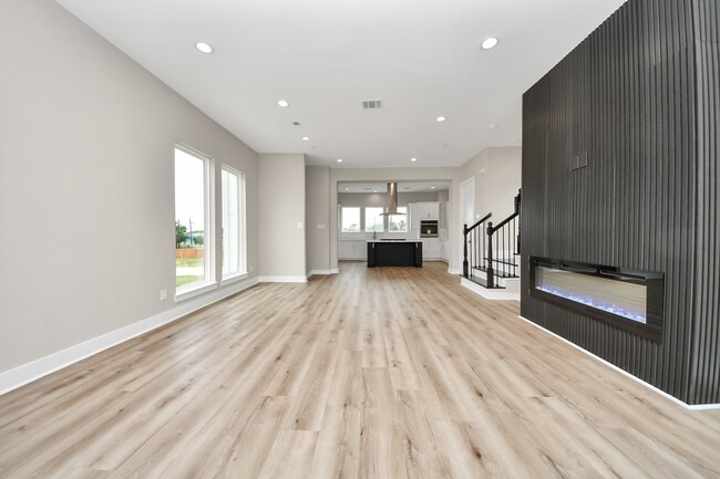property at 3913 Griggs Rd