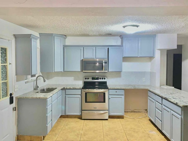 3670 S 4265 W in West Valley City, UT - Foto de edificio - Building Photo