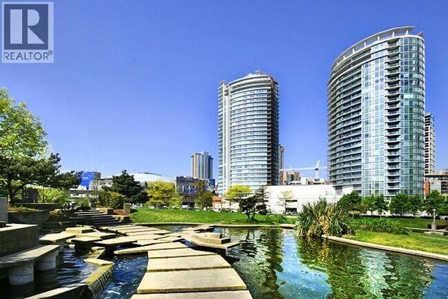 688 Abbott St in Vancouver, BC - Building Photo - Building Photo