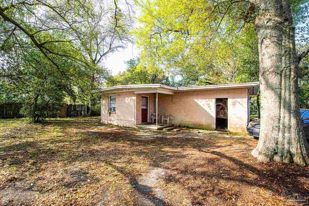 13 Marine Dr in Pensacola, FL - Building Photo