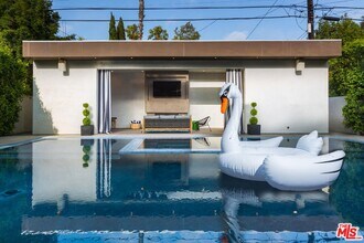 726 N Martel Ave in Los Angeles, CA - Foto de edificio - Building Photo