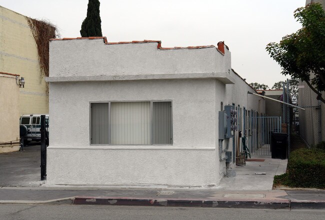 139 W Manchester Blvd in Inglewood, CA - Foto de edificio - Building Photo