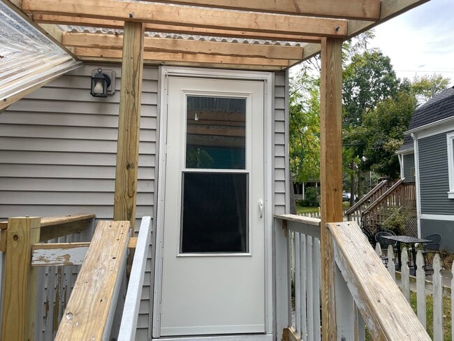 207 S 7th St, Unit Unit 2 in Ann Arbor, MI - Building Photo - Building Photo