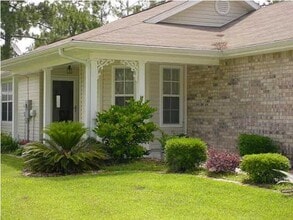 2052 Shadow Lake Dr in Gulf Breeze, FL - Building Photo - Building Photo