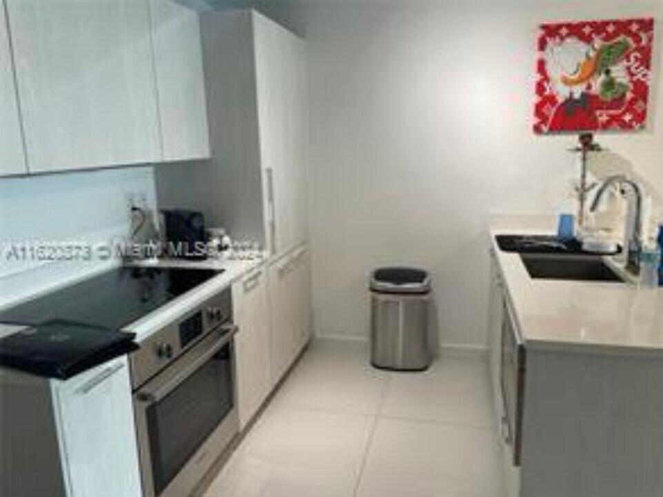 501 NE 31st St, Unit Paraiso Bayview in Miami, FL - Building Photo