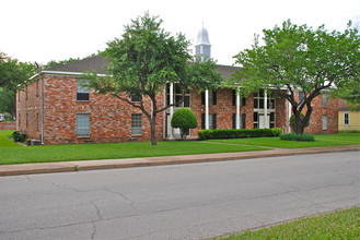 518 N Rogers St in Waxahachie, TX - Building Photo - Building Photo