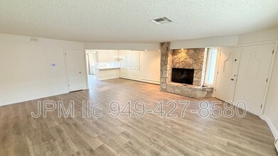 3505 E Hidden Valley Dr in Reno, NV - Building Photo - Building Photo