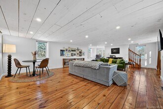 322 NY-94 in Warwick, NY - Building Photo - Building Photo