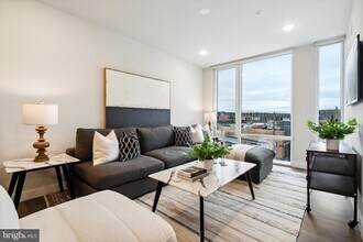 1102 Germantown Ave, Unit 510 in Philadelphia, PA - Foto de edificio - Building Photo