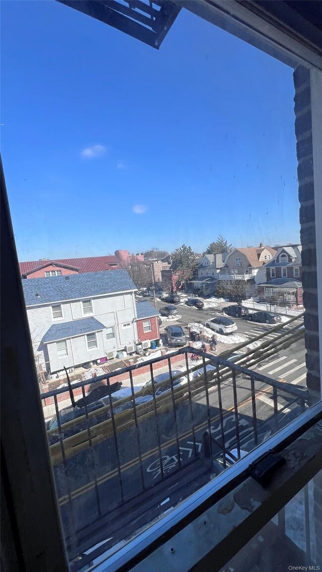 164-18 43rd Ave in Queens, NY - Building Photo - Building Photo