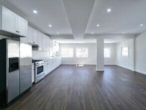 149 N Waller Ave, Unit 2 in Chicago, IL - Foto de edificio - Building Photo