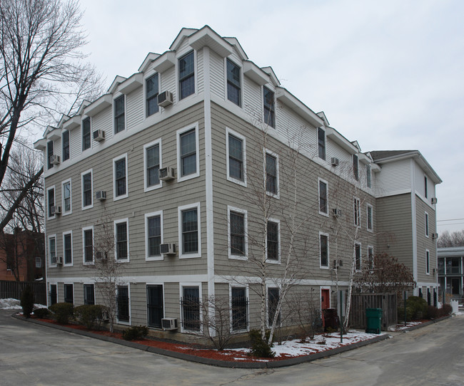 The Colony Apartments in Stamford, CT - Building Photo - Building Photo