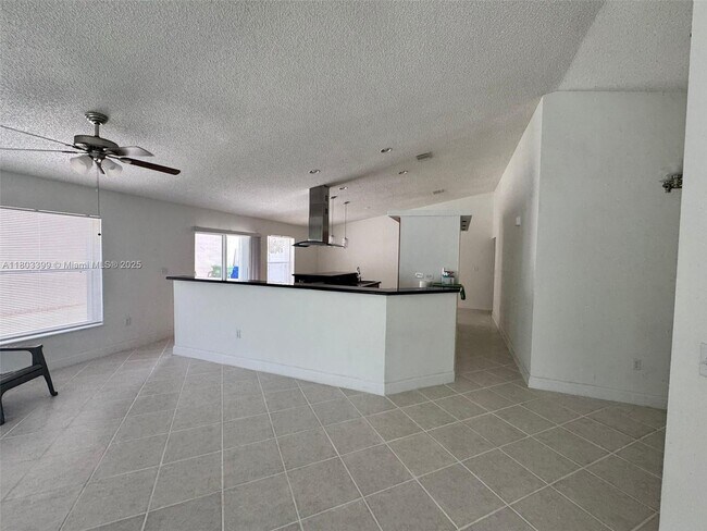 18171 NW 18th St in Pembroke Pines, FL - Building Photo - Building Photo