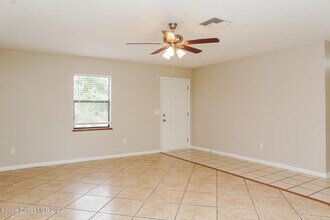 1658 Wainwright St SE in Palm Bay, FL - Foto de edificio - Building Photo