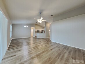 4514 Horseshoe Pick Ln in Valrico, FL - Building Photo - Building Photo