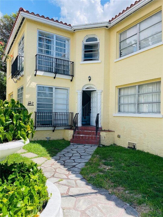 39 Sidonia Ave in Coral Gables, FL - Building Photo